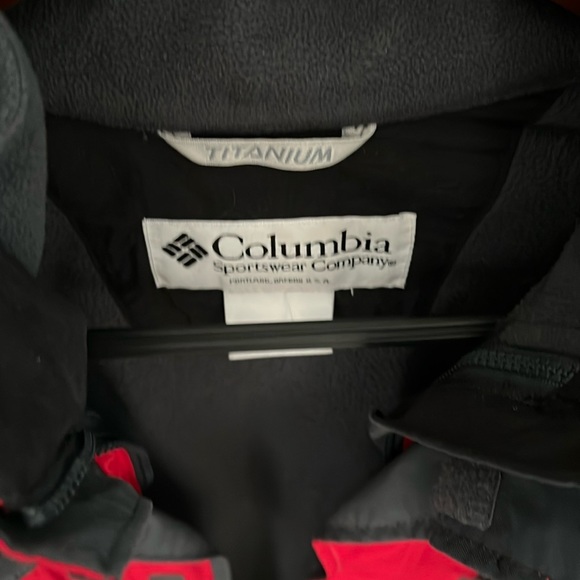 Columbia/Titanium/Omni Tech Ski Jacket - Picture 4 of 5